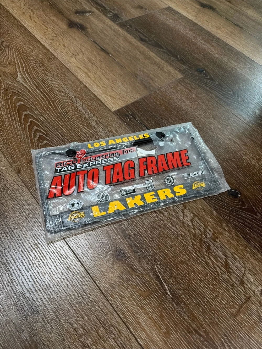 NWT Los Angeles Lakers Black & Yellow License Plate Frame - Official Team Design